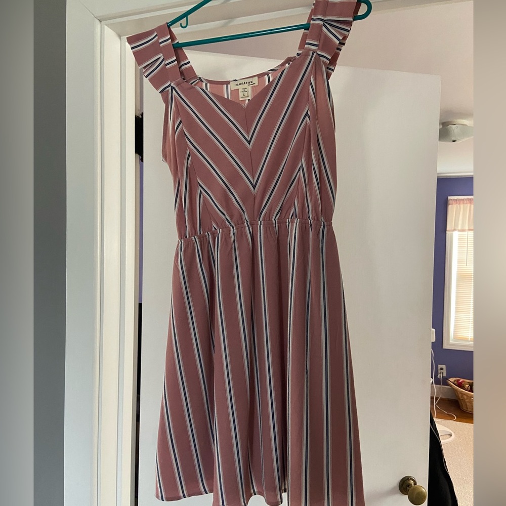 pink sleeveless dress